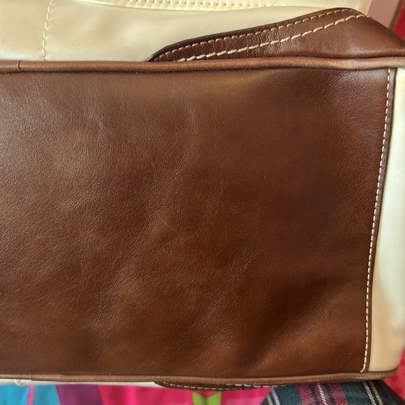 Coach - Picture 6 of 8